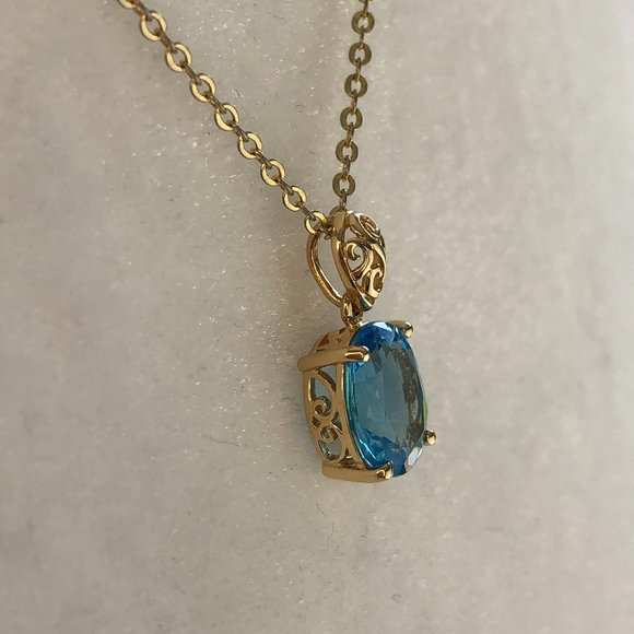 NEW - Macy's 14KT Solid Gold Genuine Oval Blue Topaz Pendant Glamcore Sparkly - Picture 8 of 17